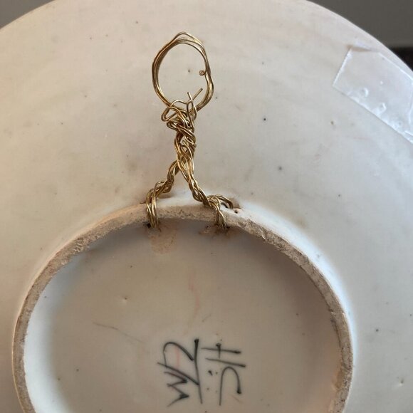 Hand painted artist signed 8" shallow bowl plate hang or display multi-colored - Picture 8 of 10